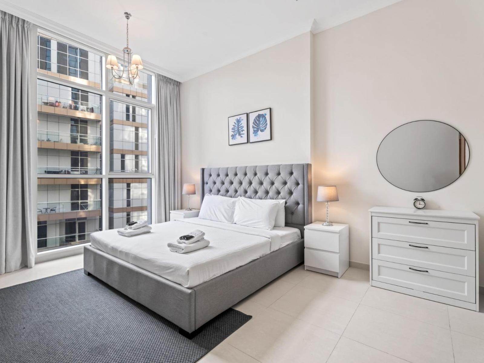 Urban Chic- Stylish 1br In Dunya Tower Apartment *